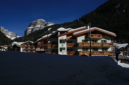 2 stars B&Bs in Canazei (**) Canazei: Garnì Eden