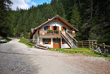 Apartments in Canazei Canazei: Chalet Vulcano