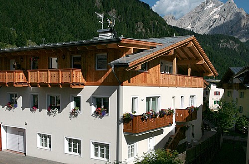 Appartamenti a Canazei Canazei: Appartamenti Vacanze Da Renata - Renata Pitscheider