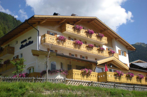 3 stars Hotels in Canazei (***) Canazei: Hotel Fiordaliso