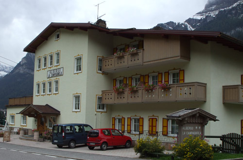 Garnì 2 stelle a Canazei (**) Canazei: Garnì La Campagnola