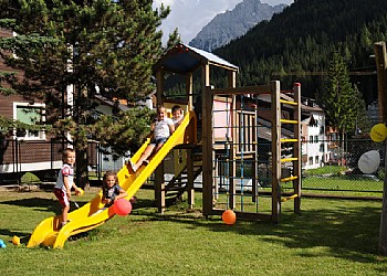 3 stars Superior Hotels in Canazei (***S) in Canazei - Garden - Photo ID 223
