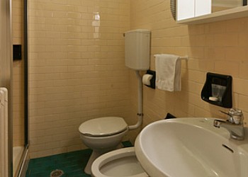 3 stars Hotels in Canazei (***) in Canazei. standard bathroom
