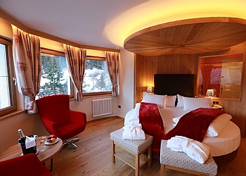 4 stars Superior Hotels in Canazei (****S) in Canazei - Suite - Photo ID 174