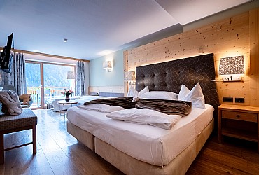 4 stars Superior Hotels in Canazei (****S) in Canazei - Junior Suite - Photo ID 314