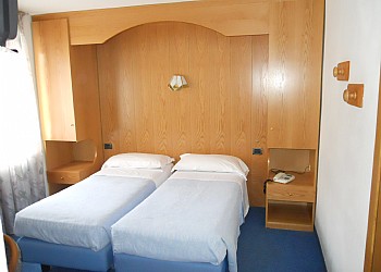 2 stars Hotels in Canazei (**) in Penia di Canazei - Doppia - Photo ID 45